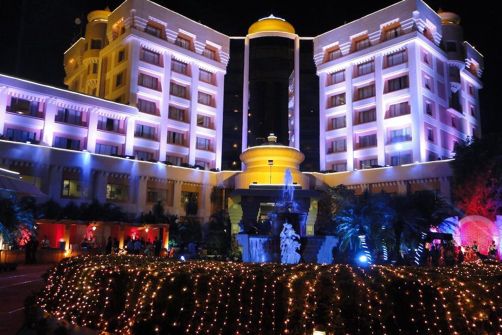 Hotel Swosti Premium Бхубанешвара Экстерьер фото