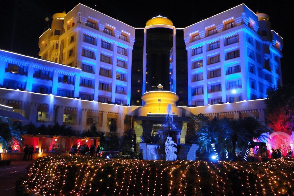 Hotel Swosti Premium Бхубанешвара Экстерьер фото