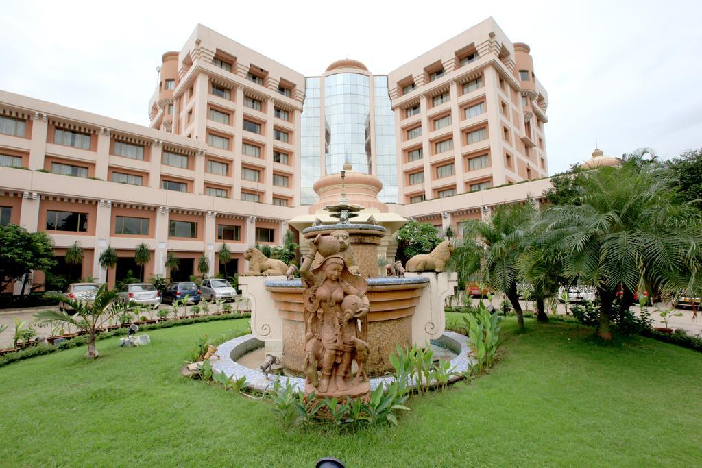 Hotel Swosti Premium Бхубанешвара Экстерьер фото