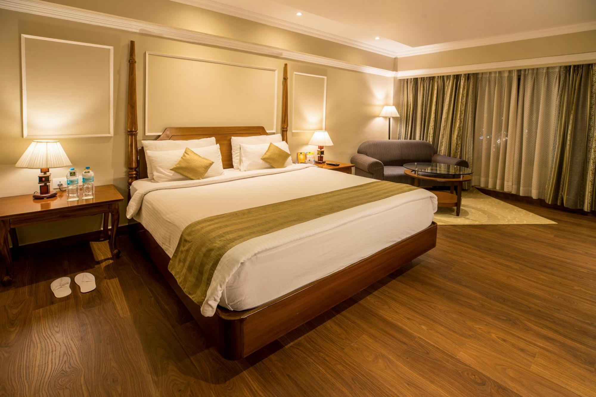 Hotel Swosti Premium Бхубанешвара Экстерьер фото