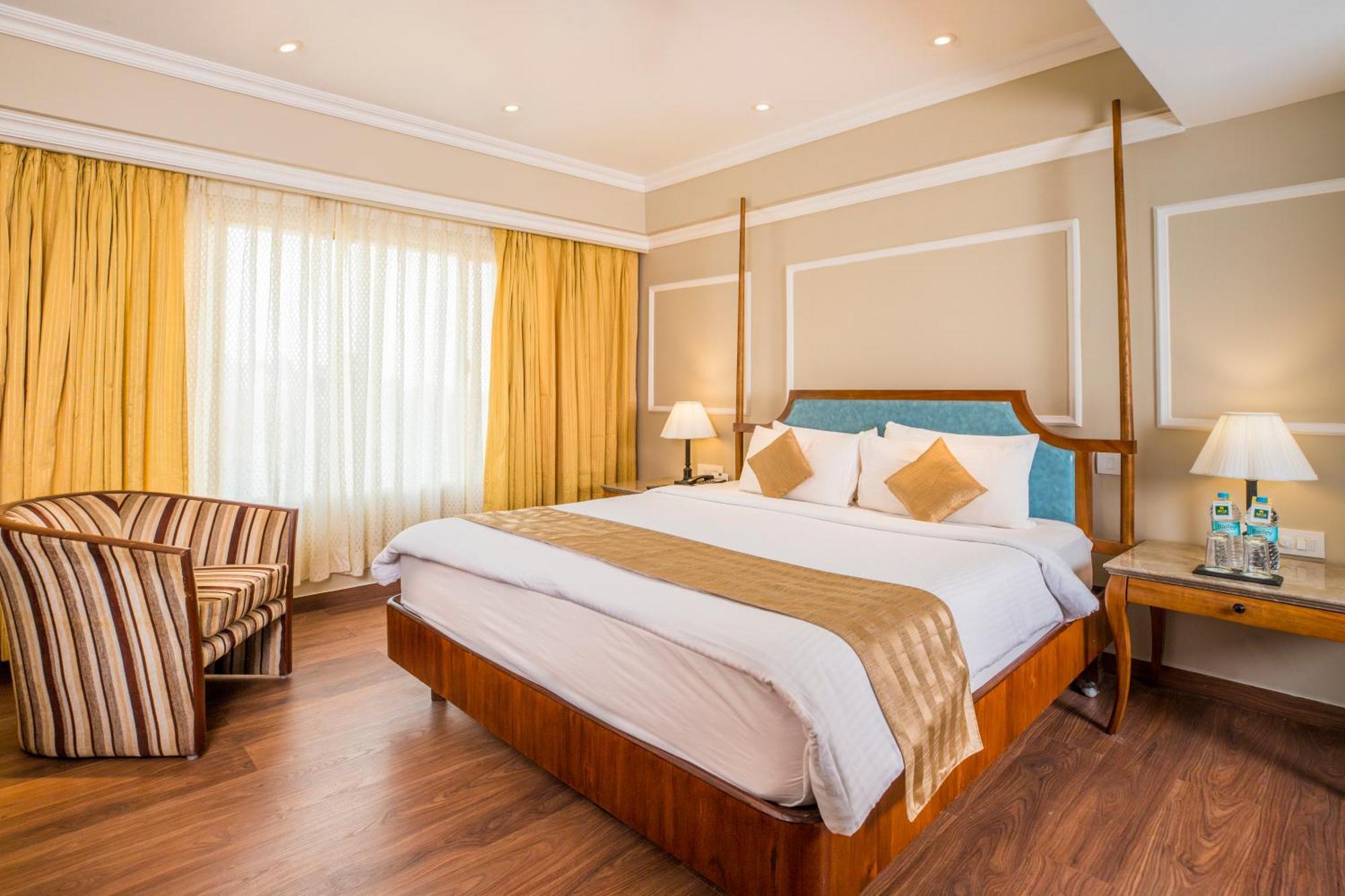 Hotel Swosti Premium Бхубанешвара Экстерьер фото