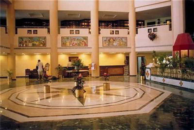 Hotel Swosti Premium Бхубанешвара Интерьер фото