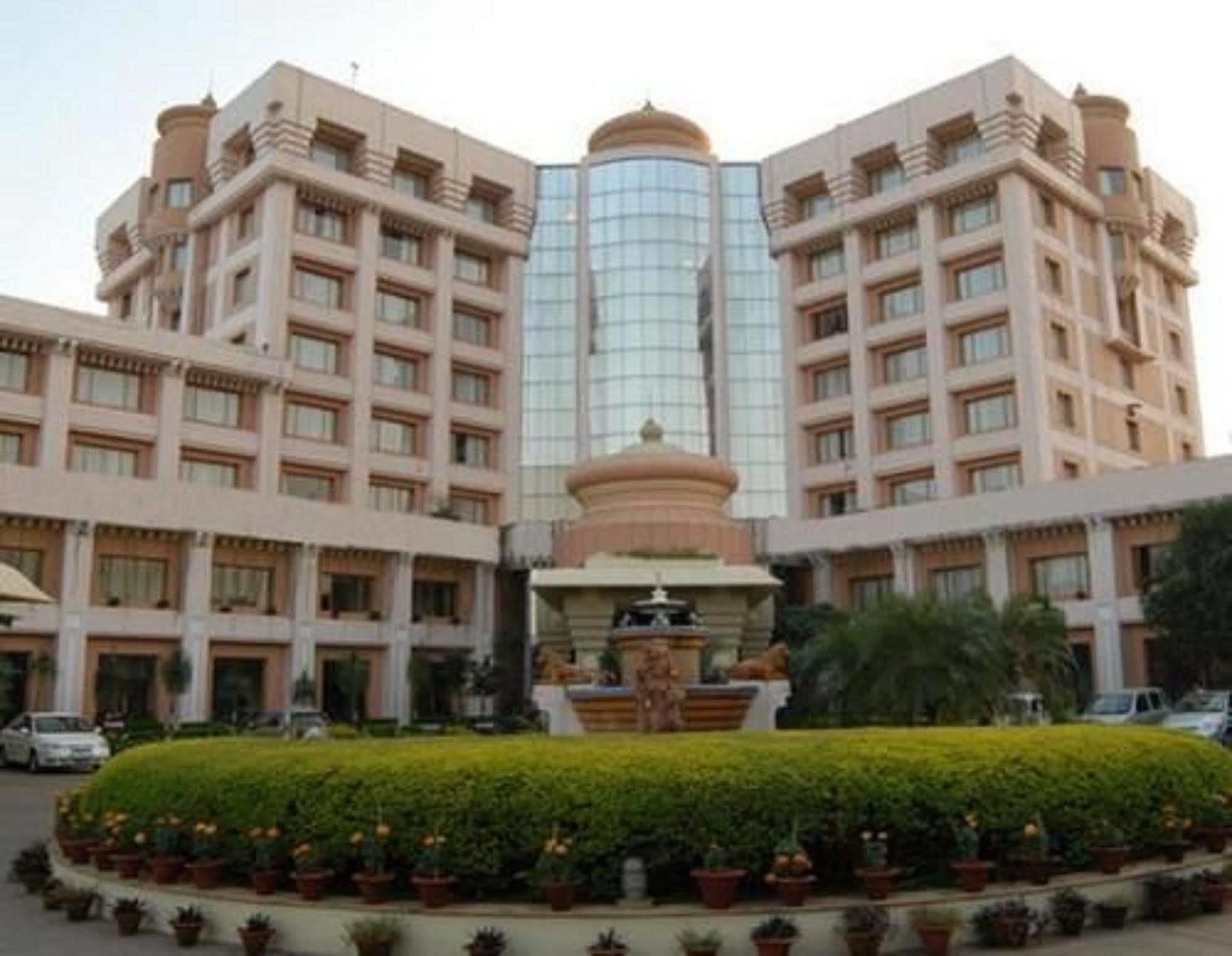 Hotel Swosti Premium Бхубанешвара Экстерьер фото