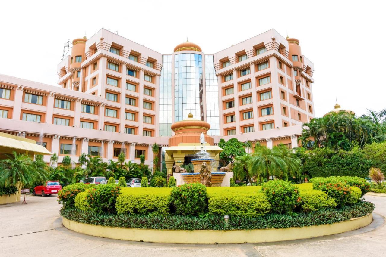 Hotel Swosti Premium Бхубанешвара Экстерьер фото