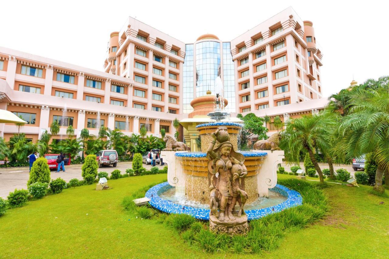 Hotel Swosti Premium Бхубанешвара Экстерьер фото