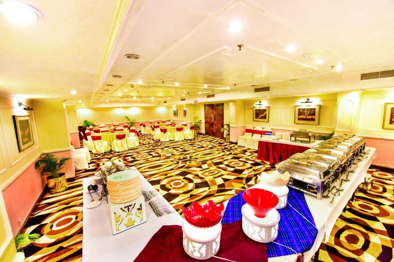 Hotel Swosti Premium Бхубанешвара Экстерьер фото
